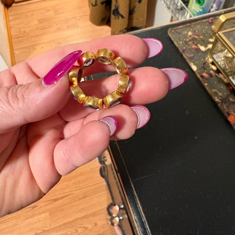 Elegant Gold and Blue Stone Ring - Picture 3 of 5